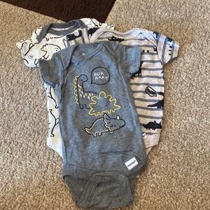 👶🏻 5/$10 NB Onesies